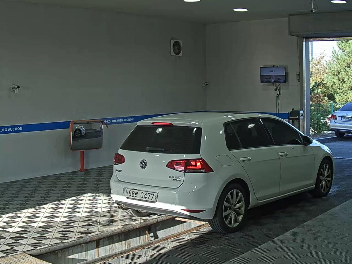 VOLKSWAGEN GOLF (7TH GEN) 2.0 TDI 2016 - zdjęcie 5