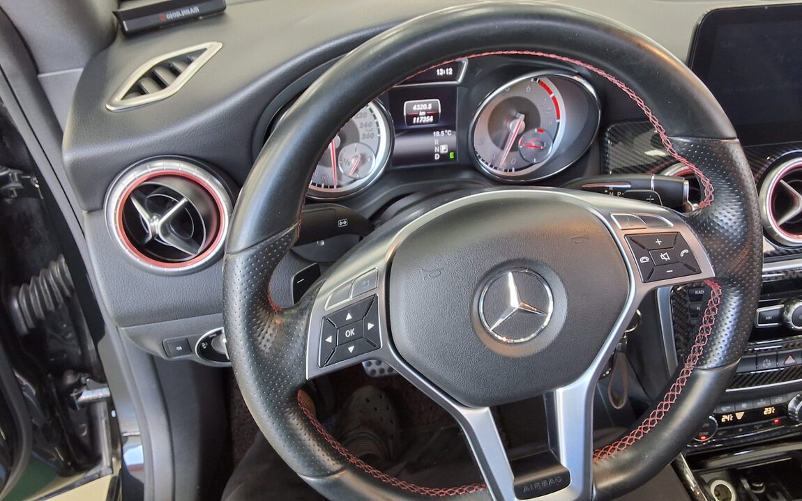 MERCEDES-BENZ CLA-CLASS CLA250 4MATIC 2015 - zdjęcie 17