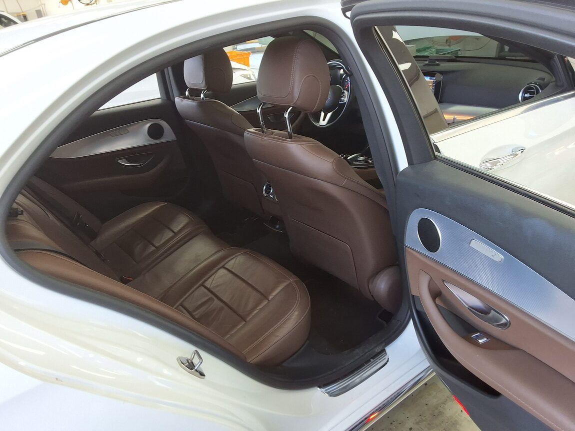 MERCEDES-BENZ E-CLASS (5TH GEN) E250 AVANTGARDE 2020 - zdjęcie 13
