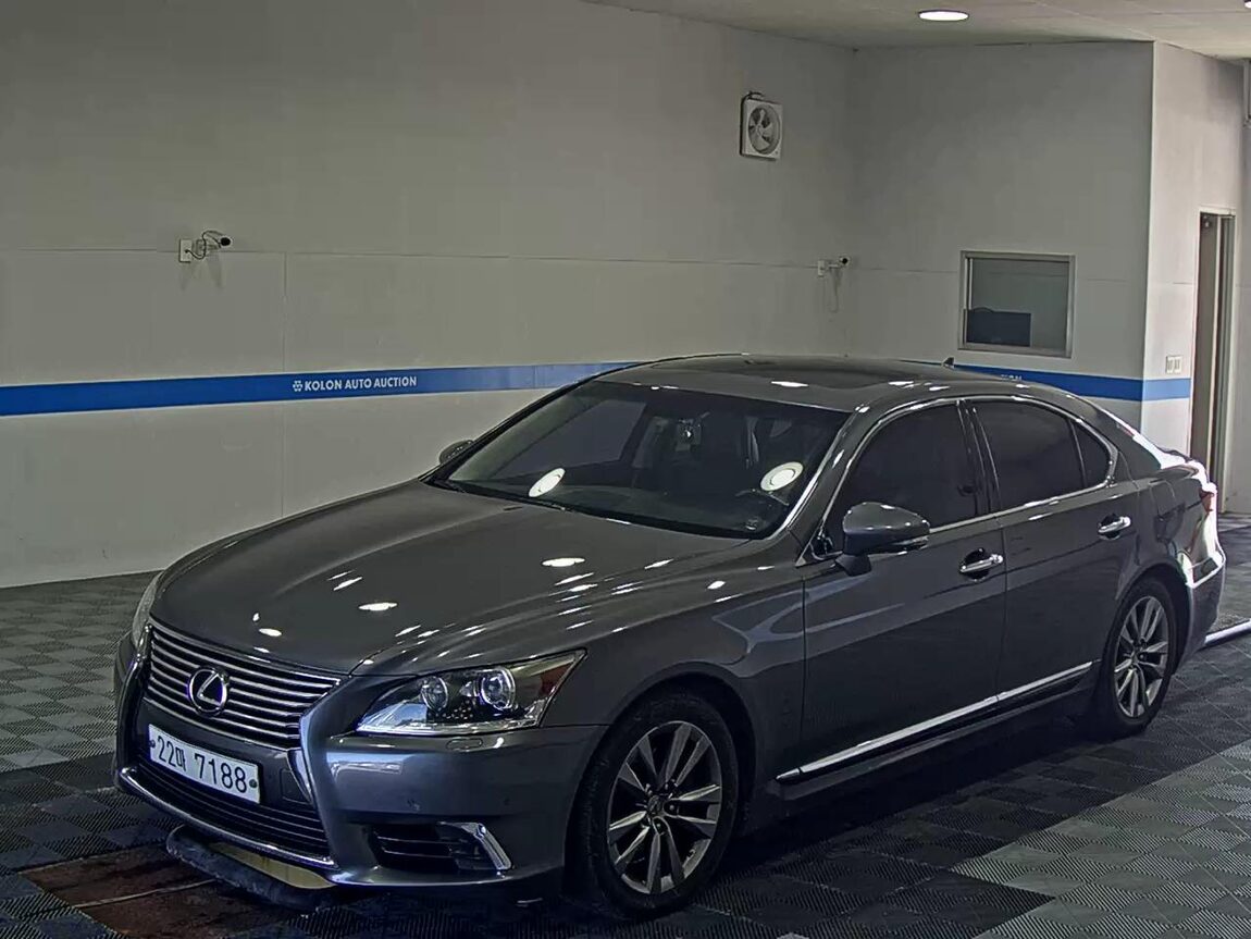 LEXUS LS (4TH GEN) 460 AWD 2013 - zdjęcie 2