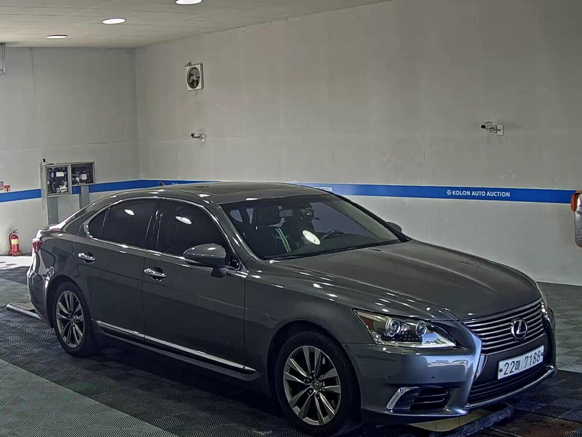 LEXUS LS (4TH GEN) 460 AWD 2013 - zdjęcie 3