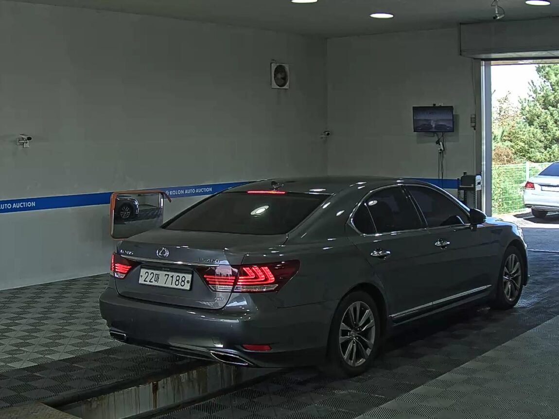 LEXUS LS (4TH GEN) 460 AWD 2013 - zdjęcie 5
