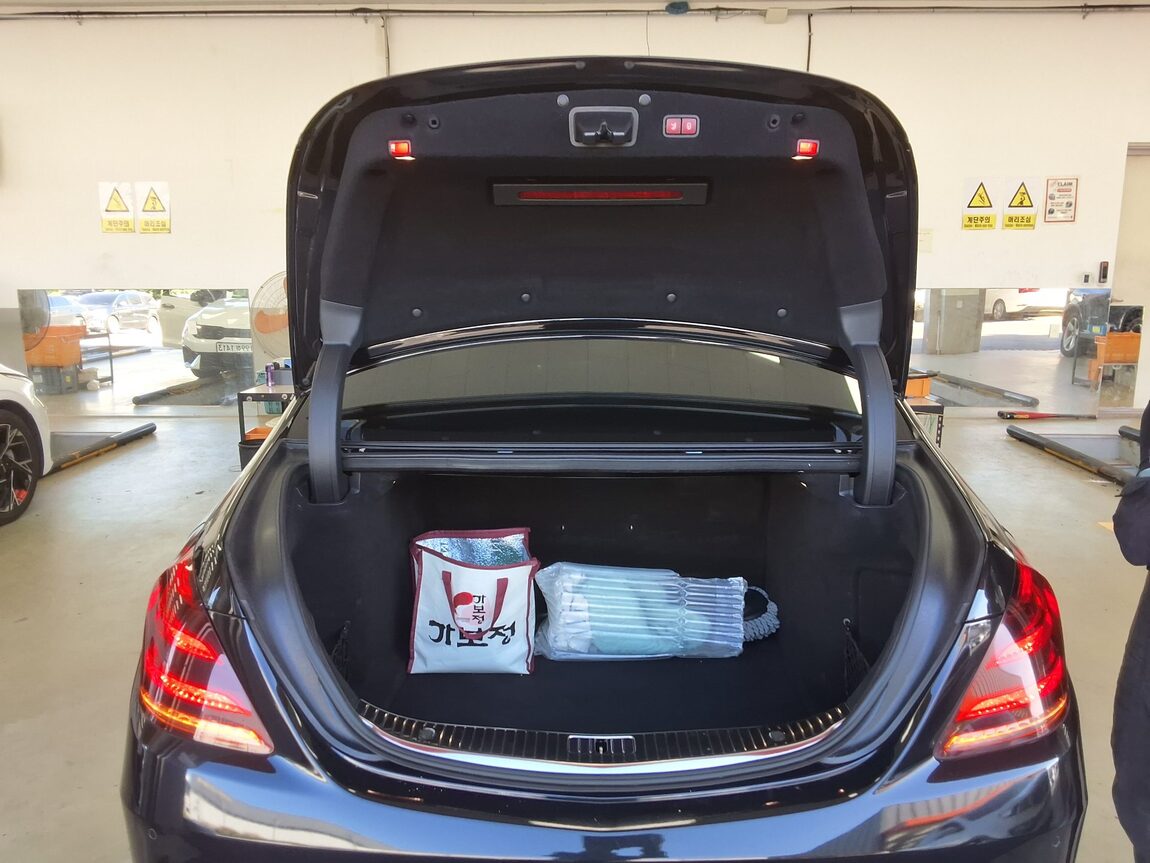 MERCEDES-BENZ S-CLASS (6TH GEN) S63L AMG 4MATIC+ 2018 - zdjęcie 15