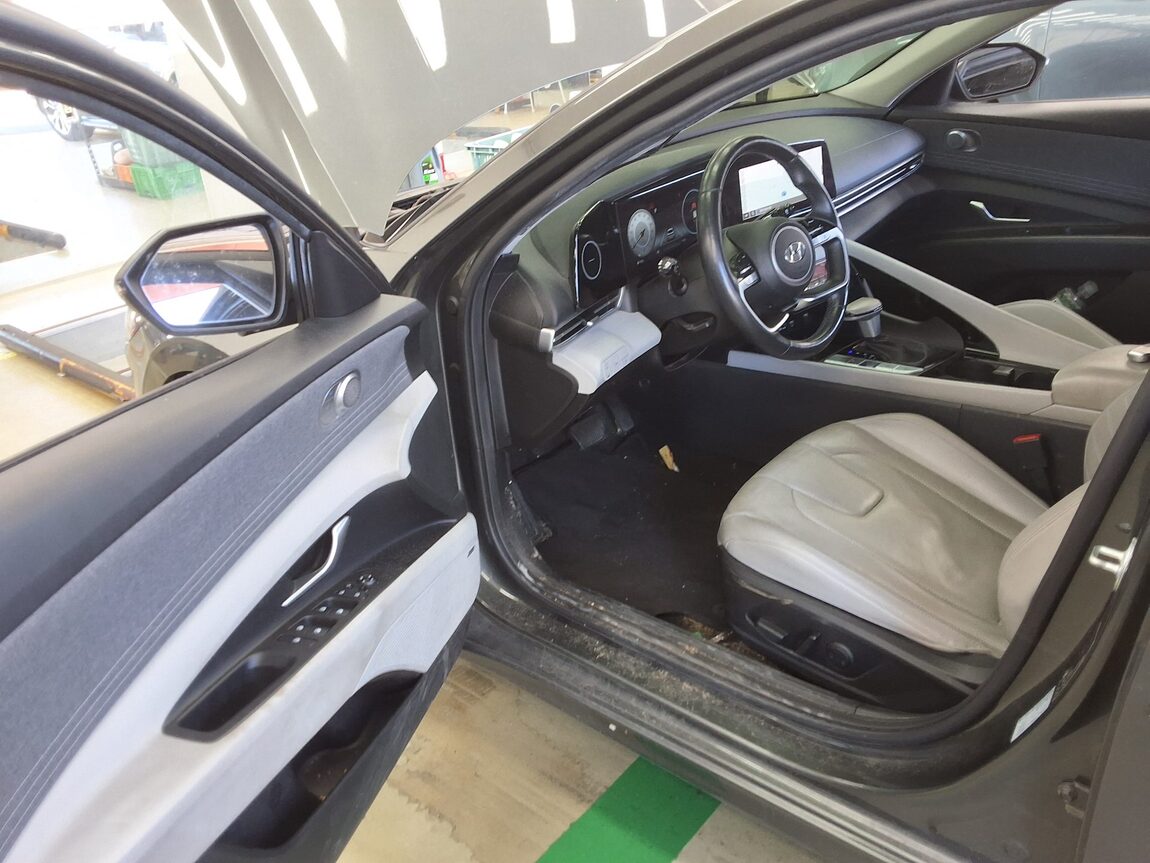 HYUNDAI AVANTE (CN7) 1.6 GASOLINE INSPIRATION 2023 - zdjęcie 10