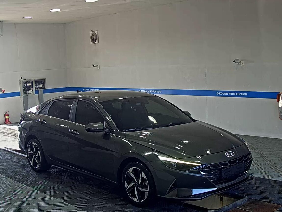 HYUNDAI AVANTE (CN7) 1.6 GASOLINE INSPIRATION 2023 - zdjęcie 3