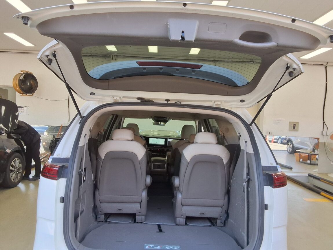 KIA NEW CARNIVAL (KA4) 9-SEATER DIESEL PRESTIGE 2021 - zdjęcie 15