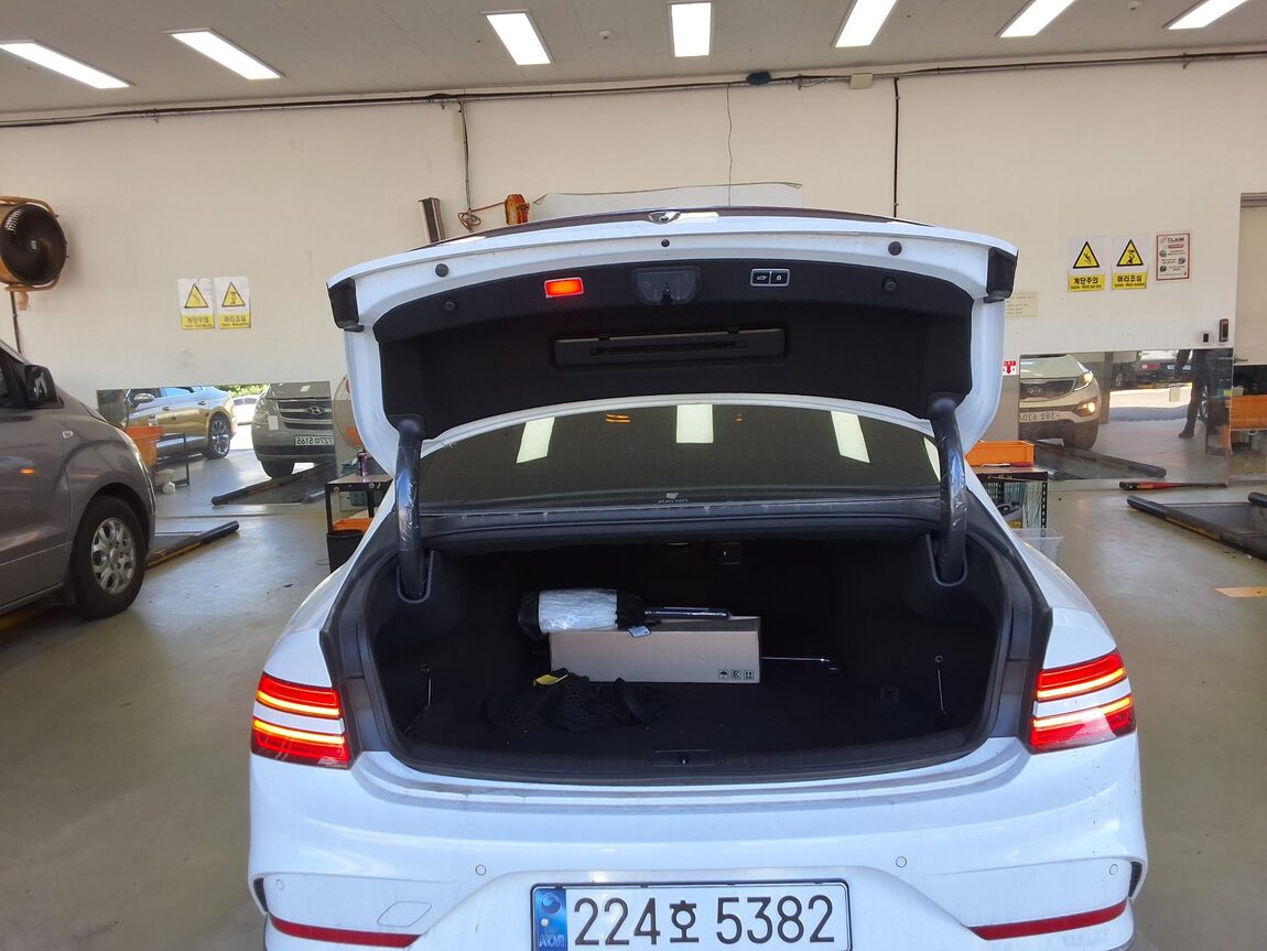 GENESIS NEW G80 GASOLINE 2.5 AWD BASE MODEL 2025 - zdjęcie 15