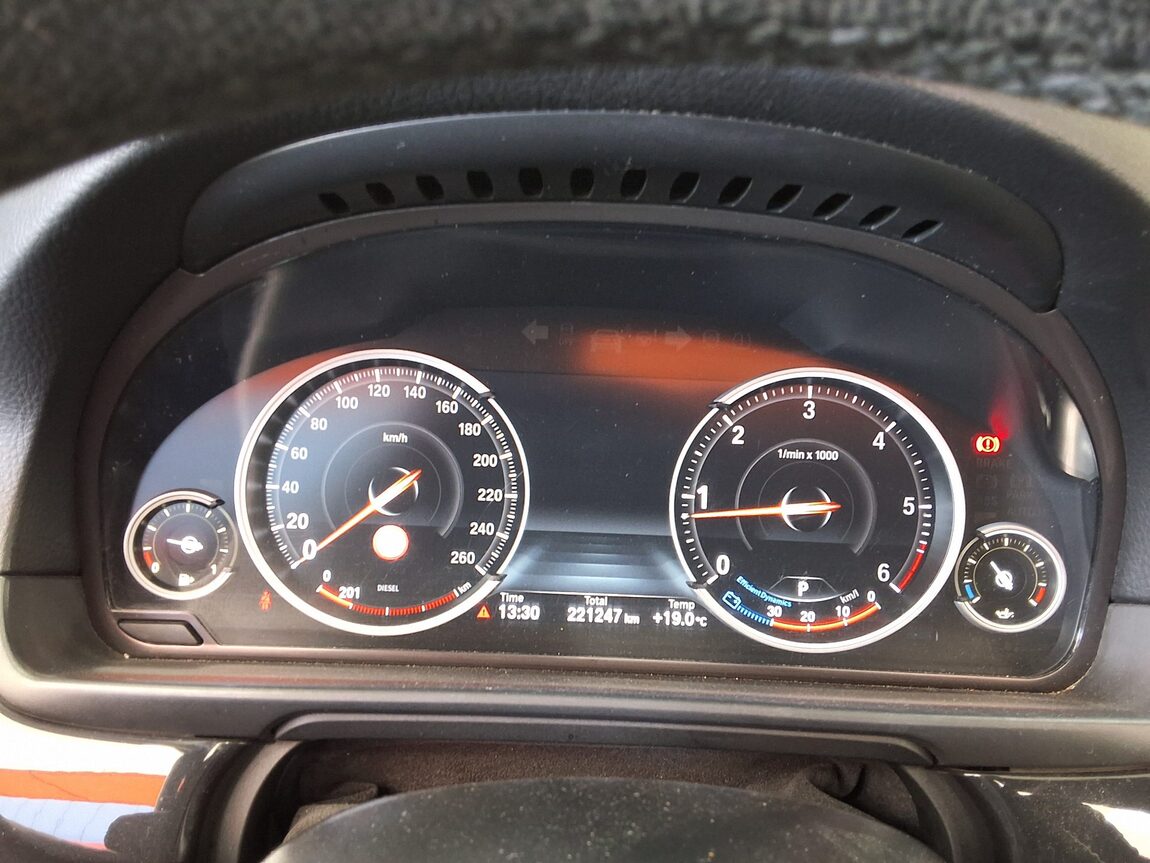 BMW 5 SERIES (6TH GEN) 520d M AERODYNAMIC 2016 - zdjęcie 10