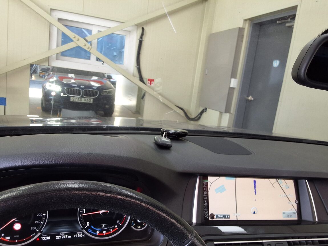 BMW 5 SERIES (6TH GEN) 520d M AERODYNAMIC 2016 - zdjęcie 25