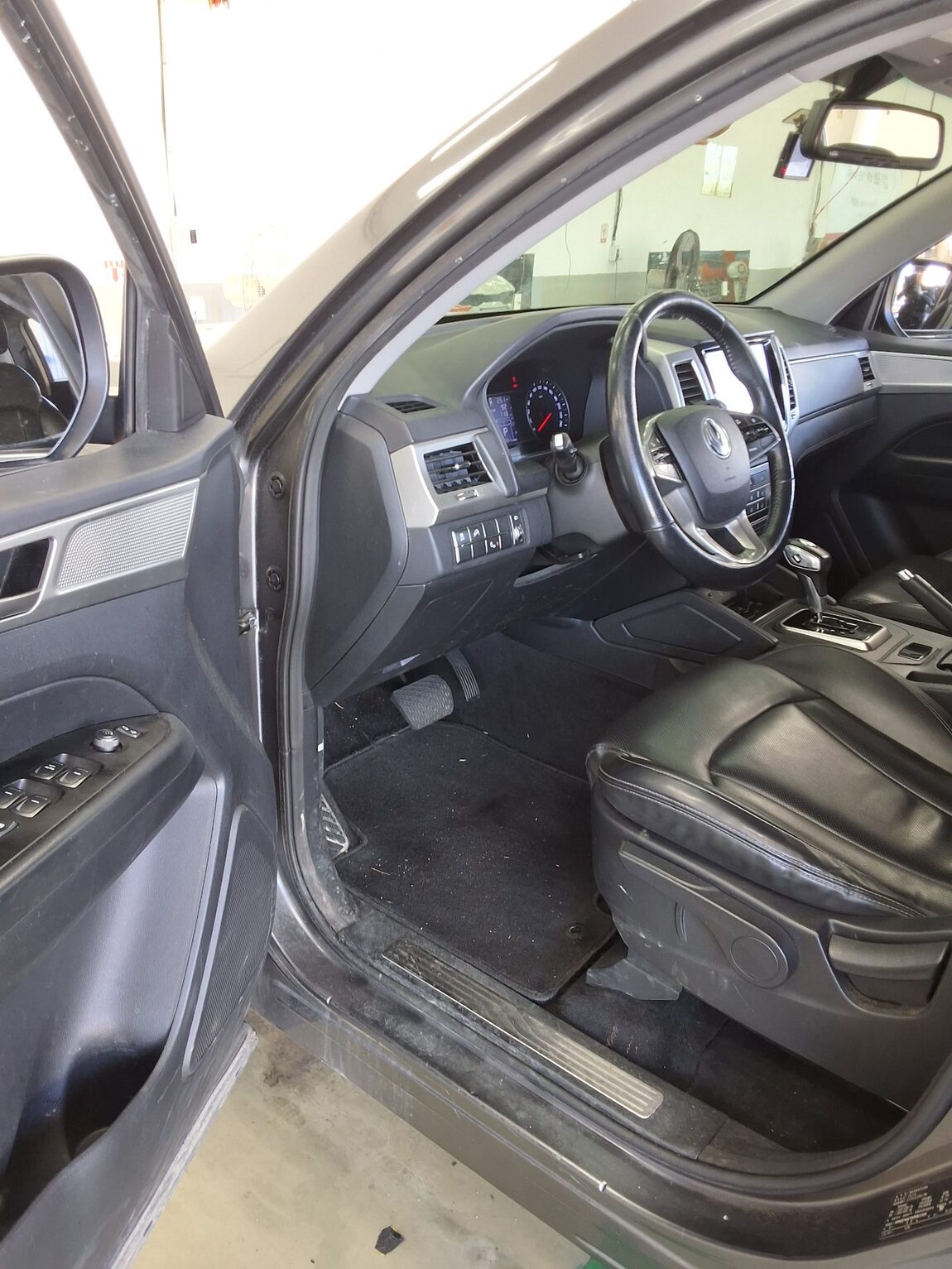 KG MOBILITY (SSANGYONG) REXTON SPORTS 2.2 2WD ADVENTURE 2019 - zdjęcie 10