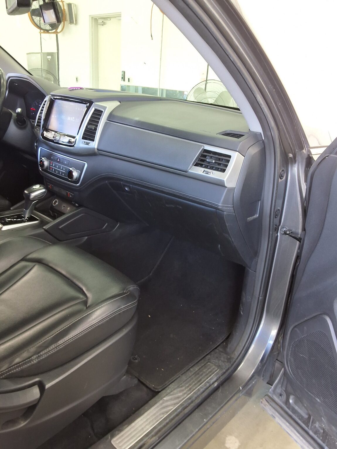 KG MOBILITY (SSANGYONG) REXTON SPORTS 2.2 2WD ADVENTURE 2019 - zdjęcie 14