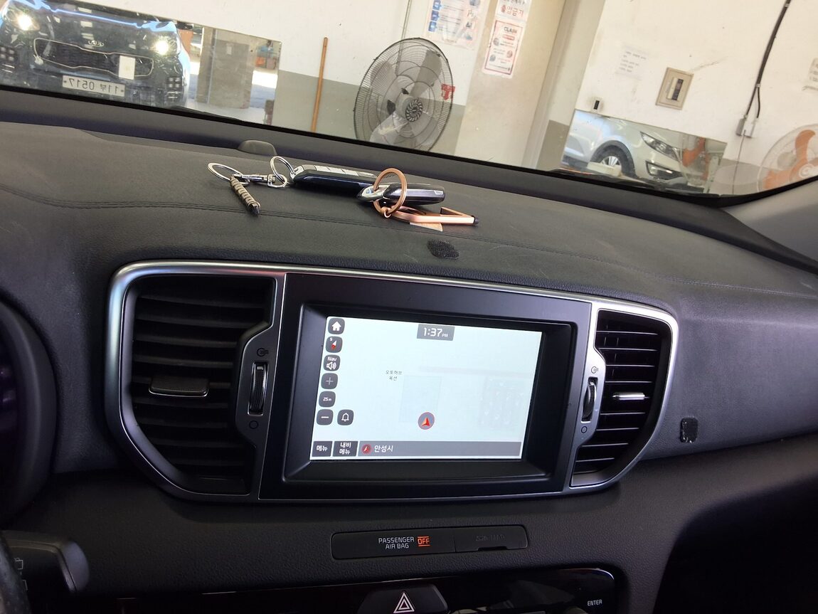 KIA NEW SPORTAGE R2.0 2WD NOBLESSE 2016 - zdjęcie 17