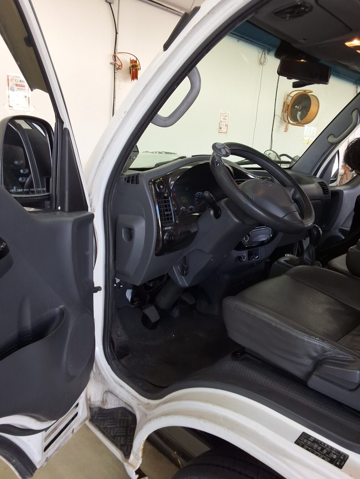 KIA BONGO III CARGO WING BODY 1.2 TON 2011 - zdjęcie 10