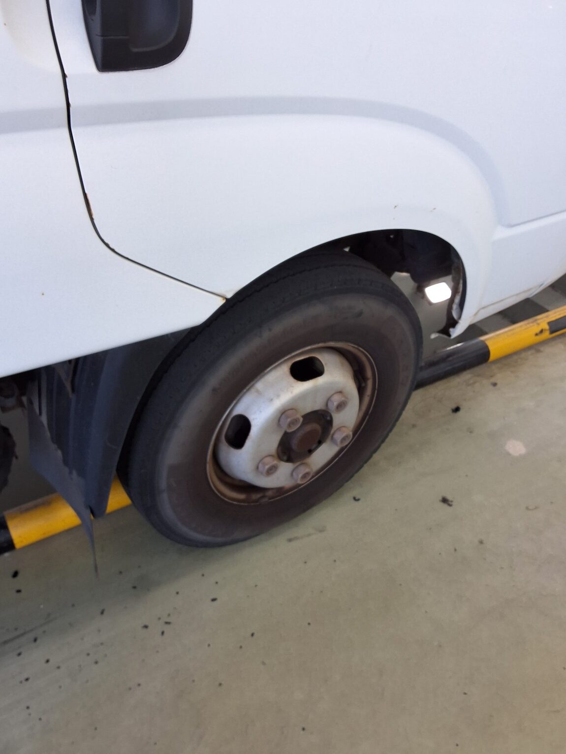 KIA BONGO III CARGO WING BODY 1.2 TON 2011 - zdjęcie 21