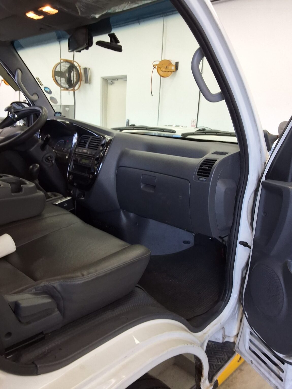 KIA BONGO III CARGO WING BODY 1.2 TON 2011 - zdjęcie 12