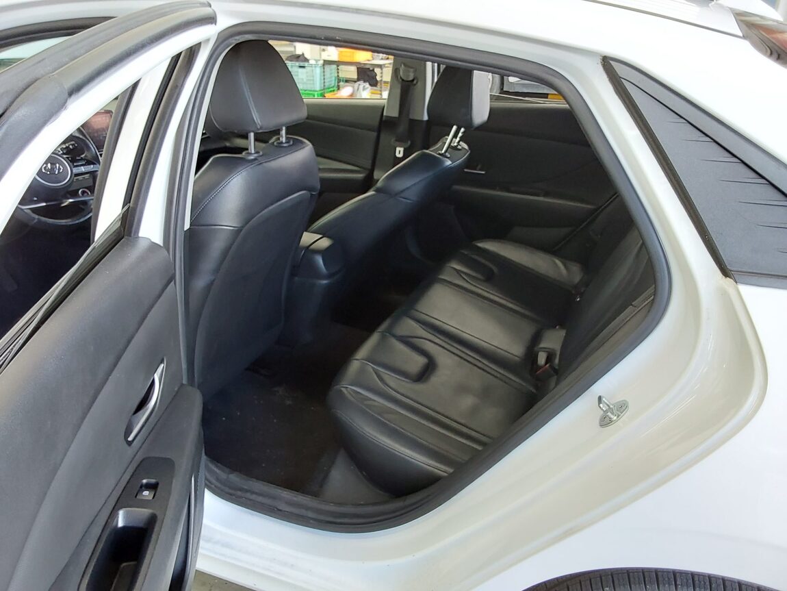 HYUNDAI AVANTE (CN7) 1.6 GASOLINE MODERN 2021 - zdjęcie 12