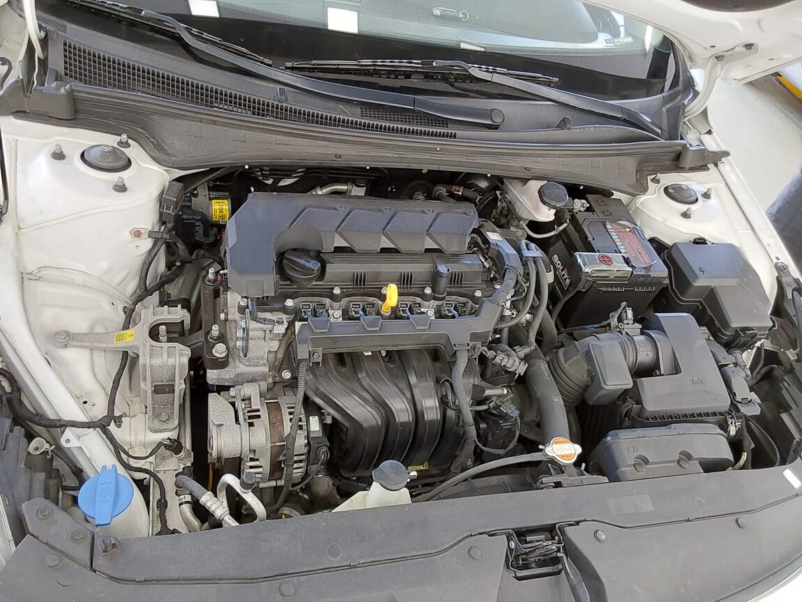 HYUNDAI AVANTE (CN7) 1.6 GASOLINE MODERN 2021 - zdjęcie 18