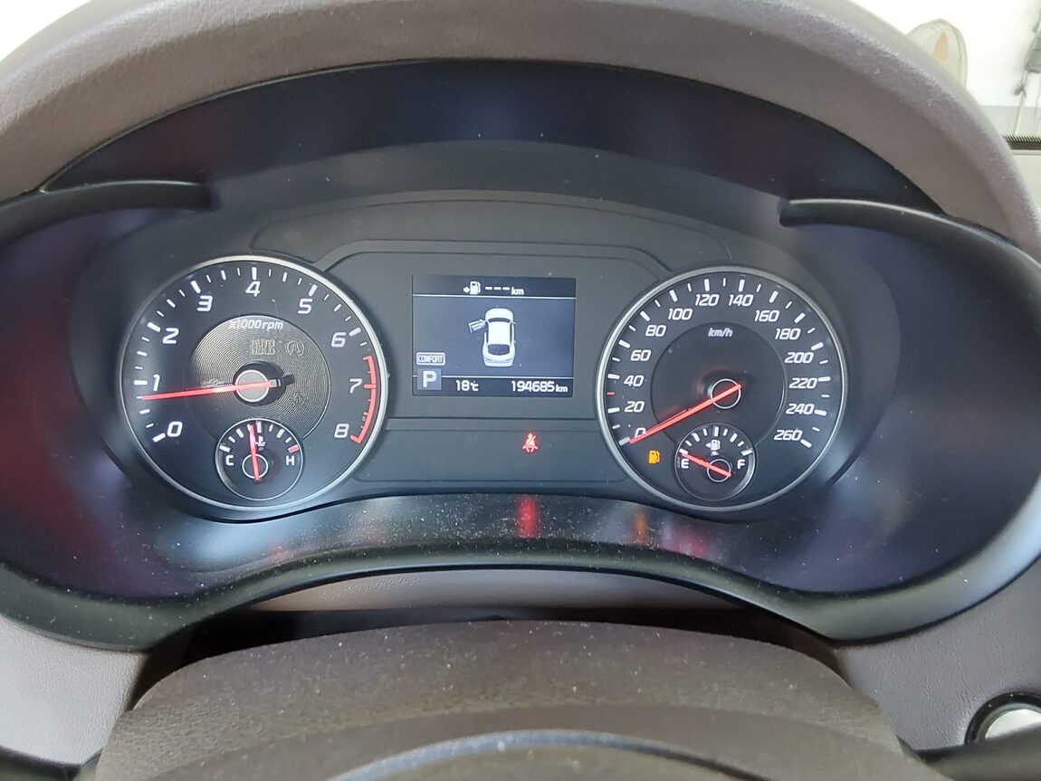 KIA STINGER 2.0 TURBO PLATINUM 2018 - zdjęcie 9