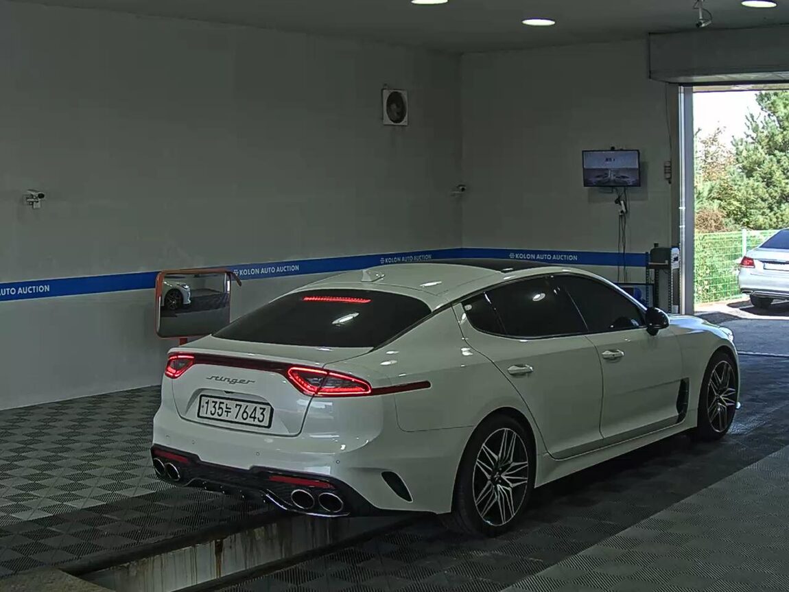 KIA STINGER 2.0 TURBO PLATINUM 2018 - zdjęcie 5