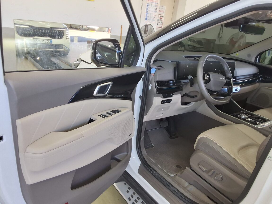 KIA THE NEW CARNIVAL (KA4) HI-LIMOUSINE 9-SEATER GASOLINE SIGNATURE 2026 - zdjęcie 10