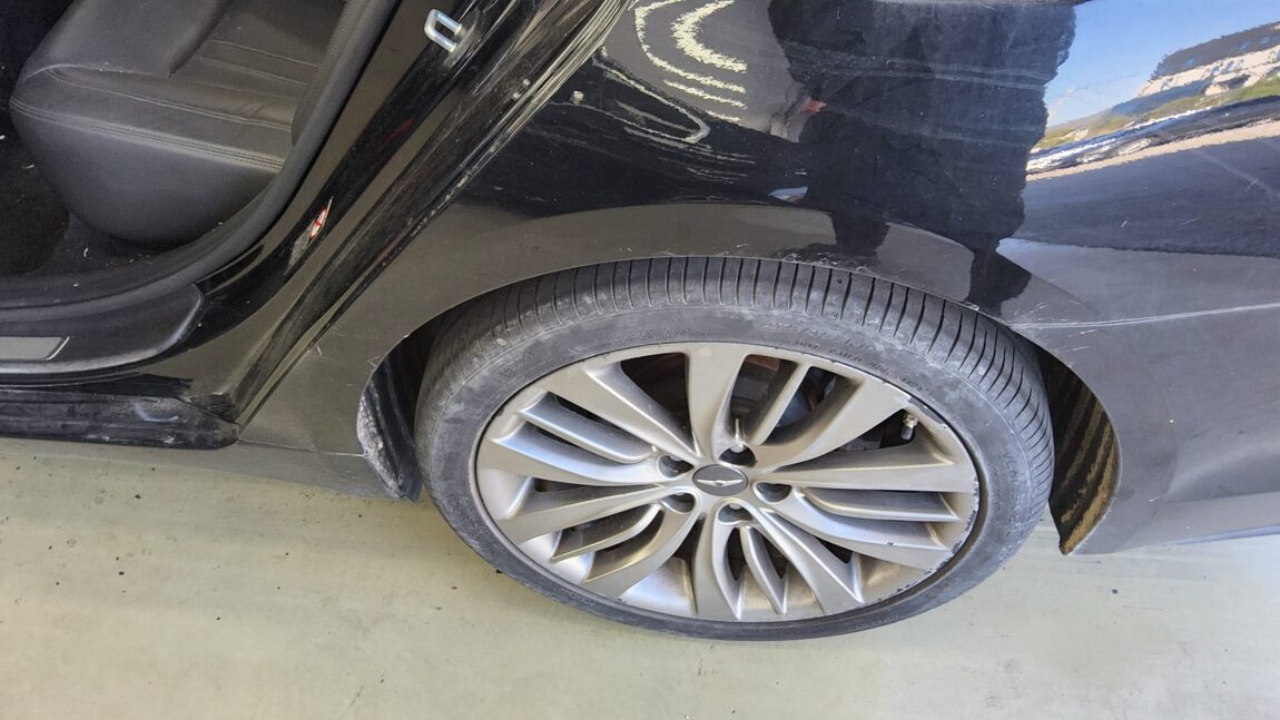 HYUNDAI GENESIS DH G330 PREMIUM 2016 - zdjęcie 23