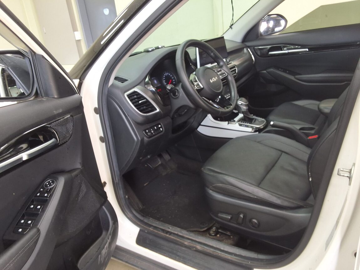KIA SELTOS 1.6 DIESEL 2WD SIGNATURE 2022 - zdjęcie 11