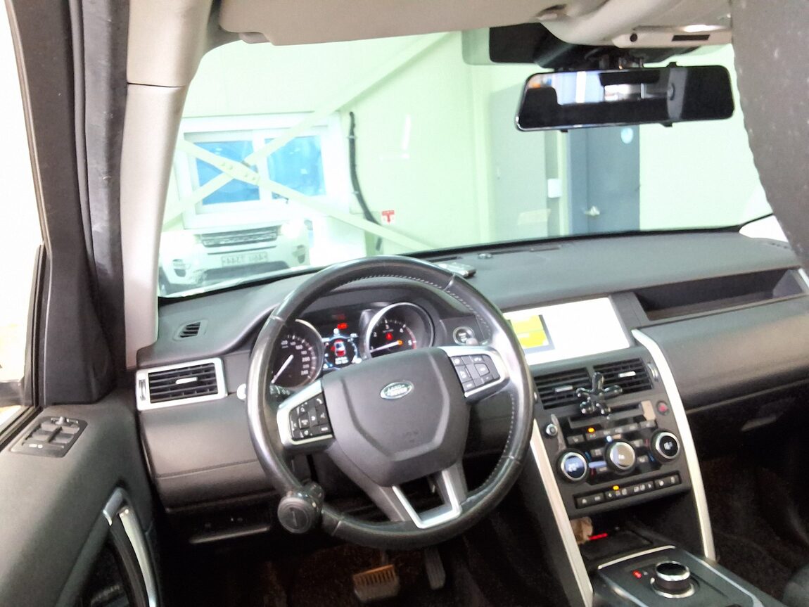 LAND ROVER DISCOVERY SPORT 2.0 TD4 HSE LUXURY 2017 - zdjęcie 12