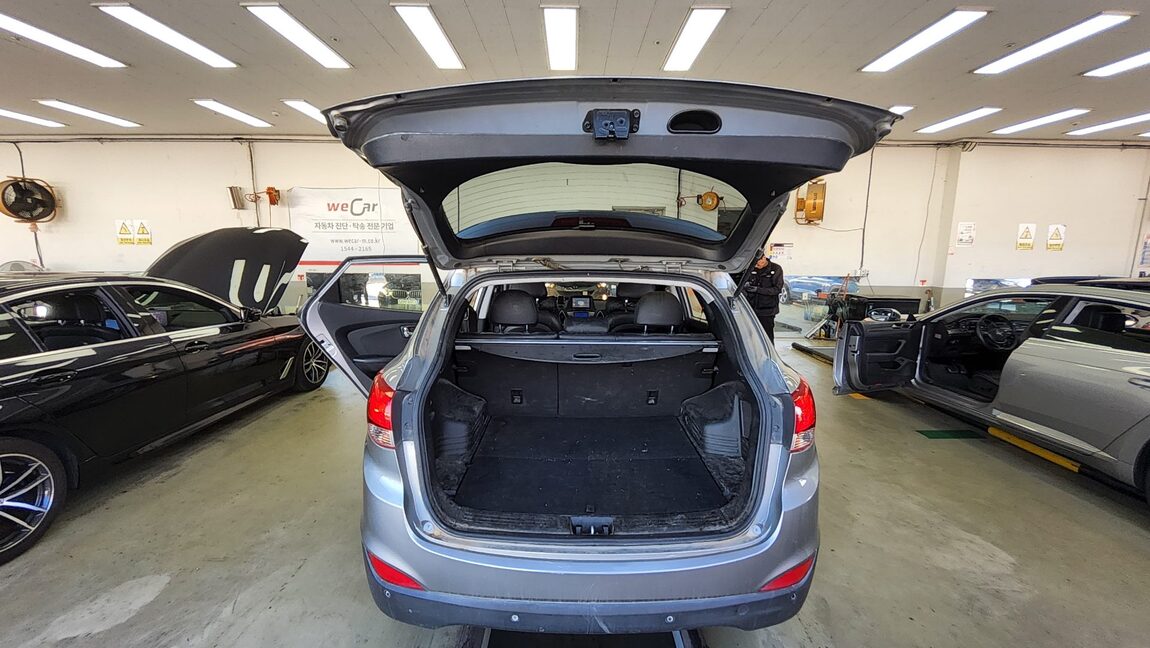 HYUNDAI TUCSON ix DIESEL R20 2WD LX20 PREMIER 2011 - zdjęcie 15