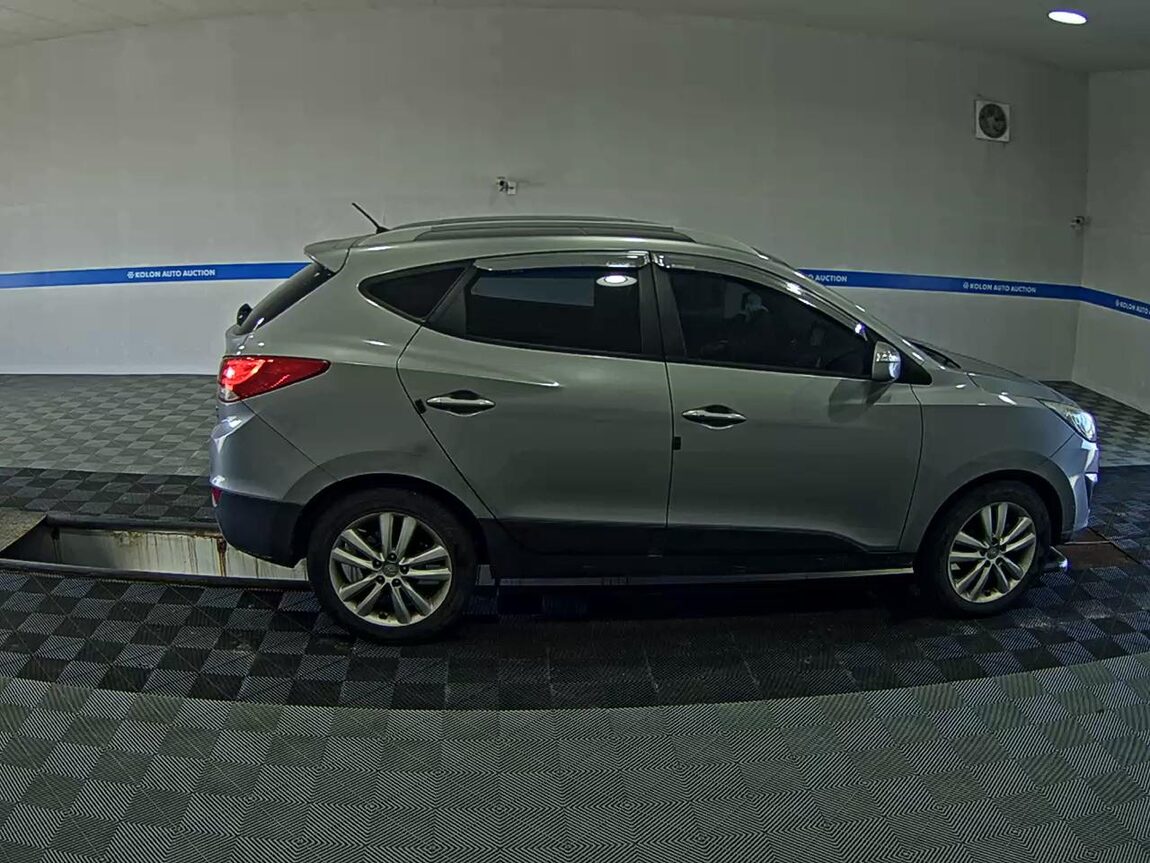 HYUNDAI TUCSON ix DIESEL R20 2WD LX20 PREMIER 2011 - zdjęcie 4