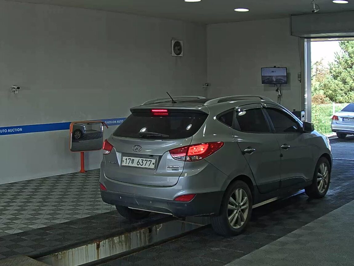 HYUNDAI TUCSON ix DIESEL R20 2WD LX20 PREMIER 2011 - zdjęcie 5