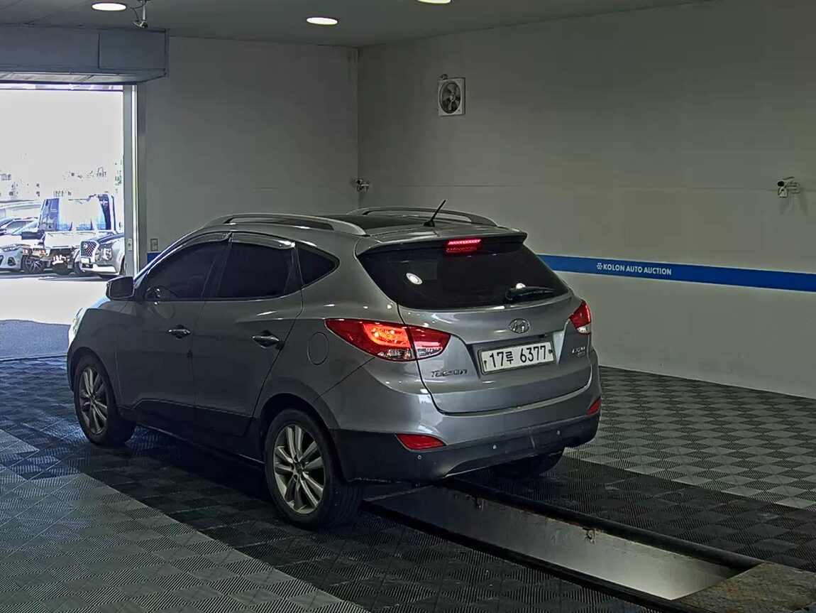 HYUNDAI TUCSON ix DIESEL R20 2WD LX20 PREMIER 2011 - zdjęcie 6