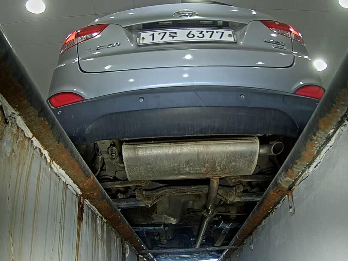 HYUNDAI TUCSON ix DIESEL R20 2WD LX20 PREMIER 2011 - zdjęcie 8