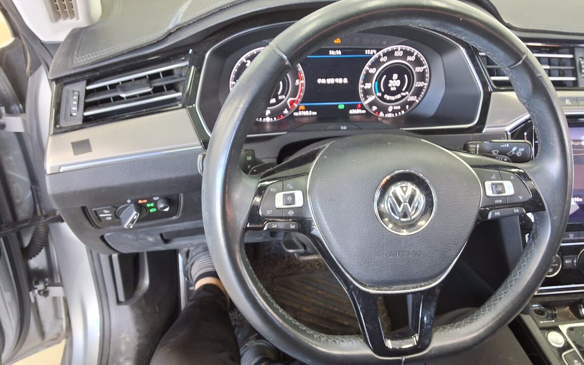 VOLKSWAGEN ARTEON 2.0 TDI PRESTIGE 2019 - zdjęcie 17
