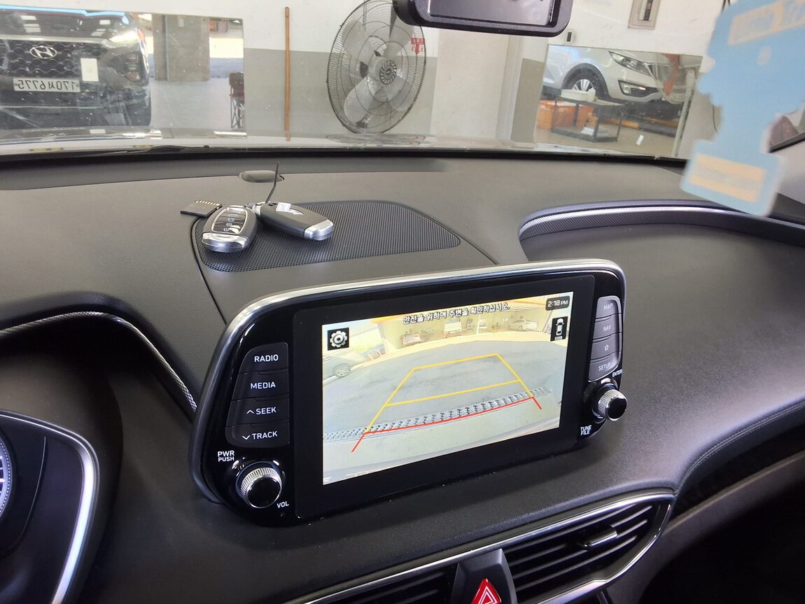 HYUNDAI SANTA FE (TM) 2.0T GDi 2WD EXCLUSIVE 2020 - zdjęcie 18