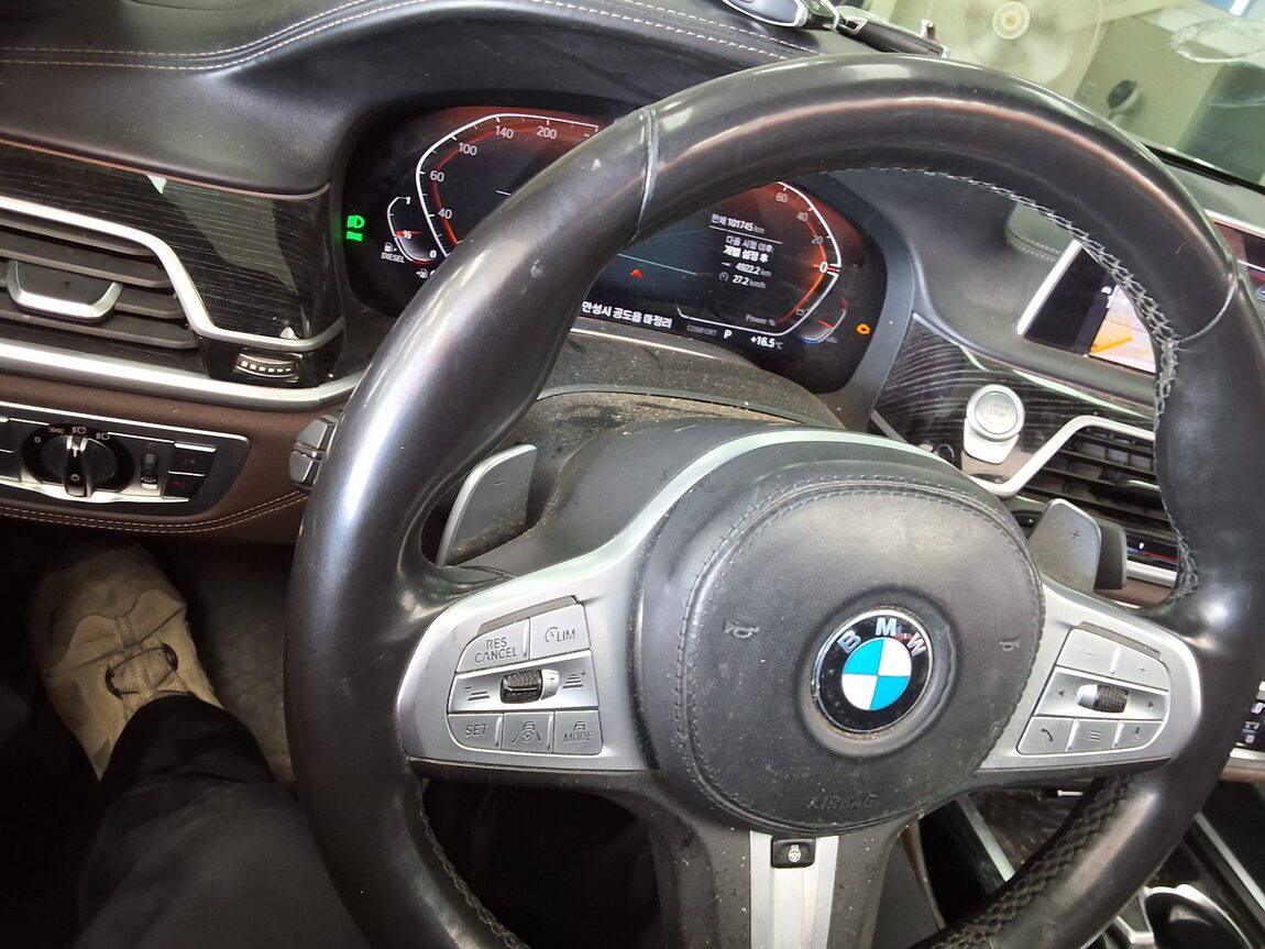 BMW 7 SERIES (6TH GEN) 740d xDRIVE M SPORT 2021 - zdjęcie 23
