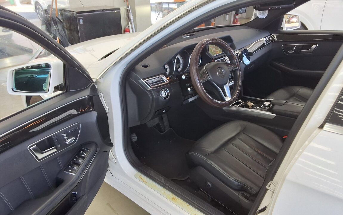 MERCEDES-BENZ E-CLASS (4TH GEN) E300 AVANTGARDE 2014 - zdjęcie 10