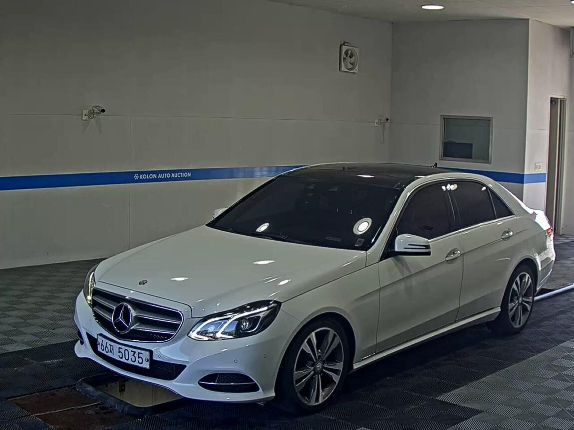 MERCEDES-BENZ E-CLASS (4TH GEN) E300 AVANTGARDE 2014 - zdjęcie 2