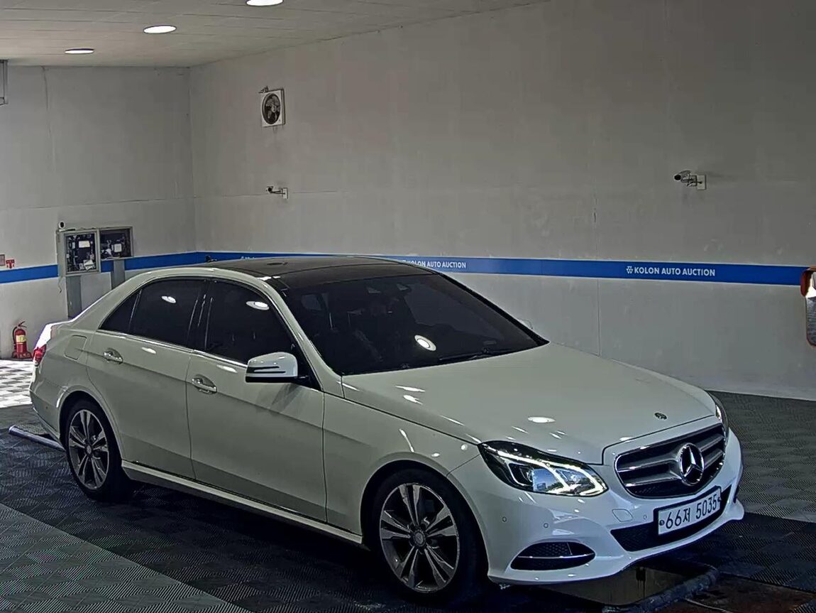 MERCEDES-BENZ E-CLASS (4TH GEN) E300 AVANTGARDE 2014 - zdjęcie 3