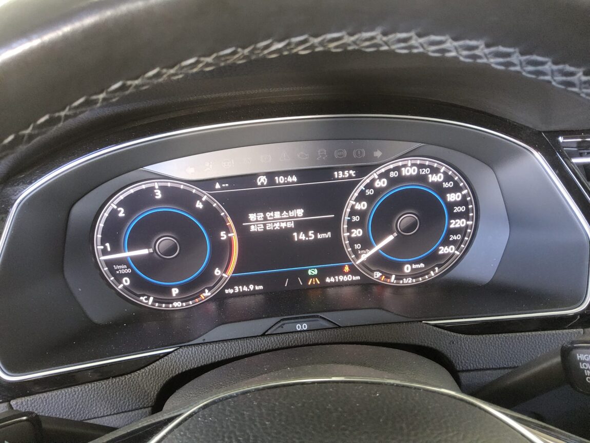 VOLKSWAGEN PASSAT GT (8TH GEN) 2.0 TDI 4MOTION PRESTIGE 2018 - zdjęcie 9