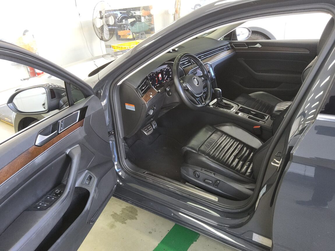 VOLKSWAGEN PASSAT GT (8TH GEN) 2.0 TDI 4MOTION PRESTIGE 2018 - zdjęcie 10