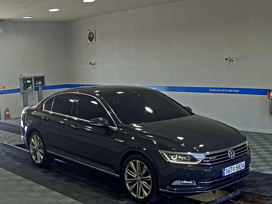 VOLKSWAGEN PASSAT GT (8TH GEN) 2.0 TDI 4MOTION PRESTIGE 2018 - zdjęcie 3