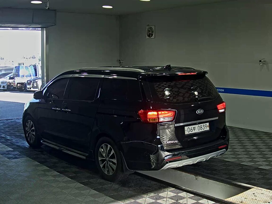 KIA ALL NEW CARNIVAL 9-SEATER DIESEL LUXURY 2016 - zdjęcie 6