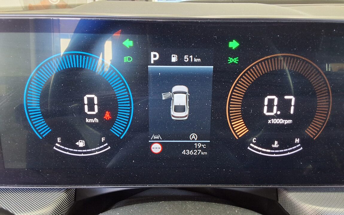 HYUNDAI SONATA THE EDGE GASOLINE 2.0 PREMIUM 2024 - zdjęcie 9
