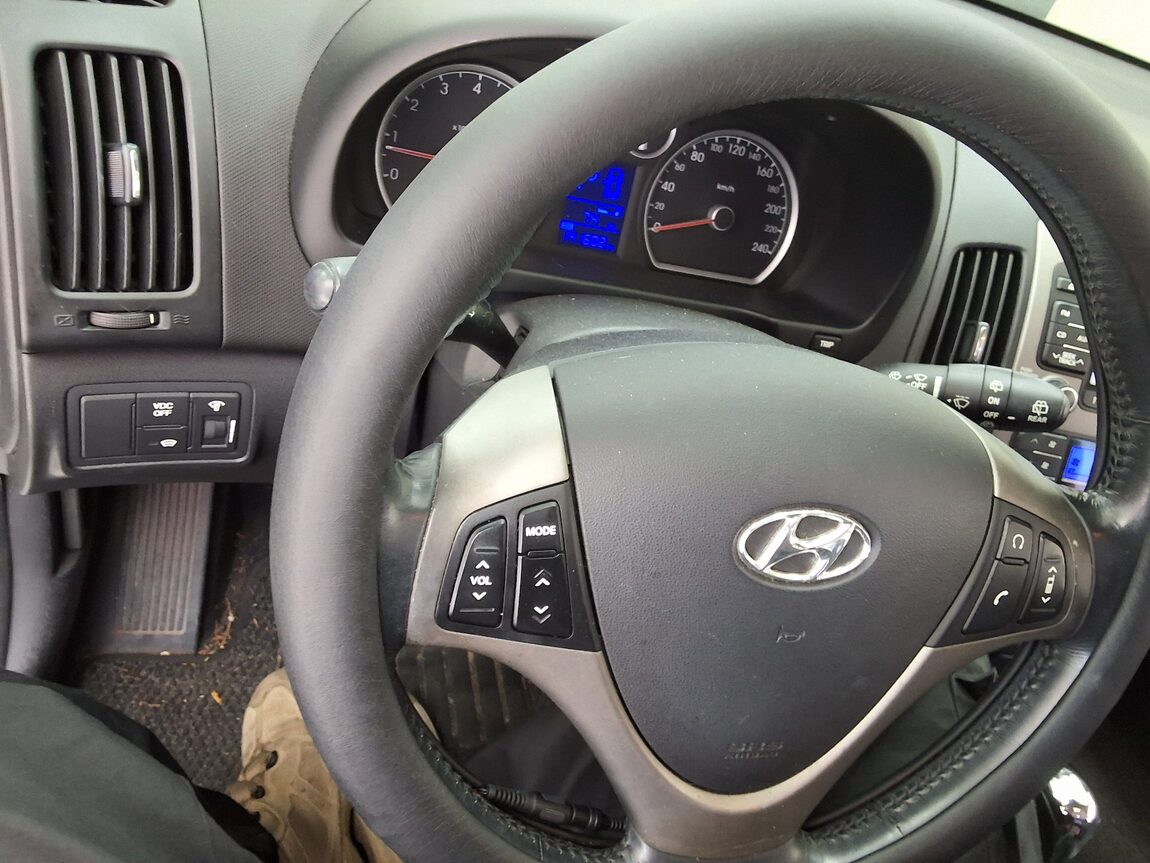 HYUNDAI i30 1.6 VVT PREMIER 2008 - zdjęcie 23