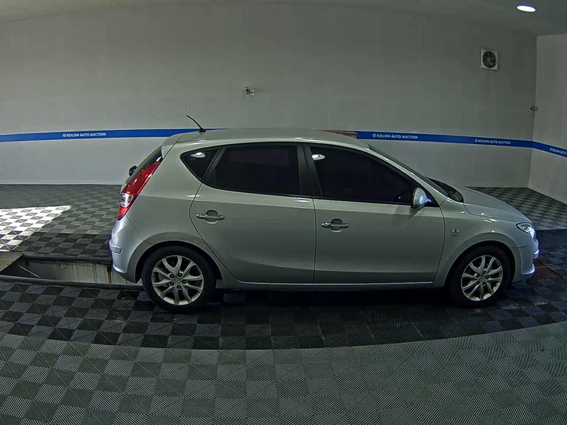 HYUNDAI i30 1.6 VVT PREMIER 2008 - zdjęcie 4