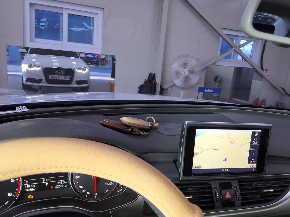 AUDI A6 (4TH GEN) 2.0 TDI 2014 - zdjęcie 25