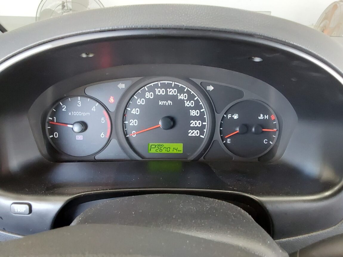HYUNDAI GRAND STAREX 12-SEATER DIESEL CVX DELUXE 2013 - zdjęcie 9