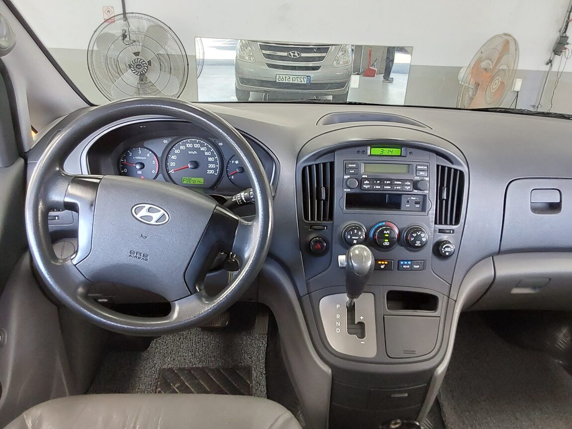 HYUNDAI GRAND STAREX 12-SEATER DIESEL CVX DELUXE 2013 - zdjęcie 11