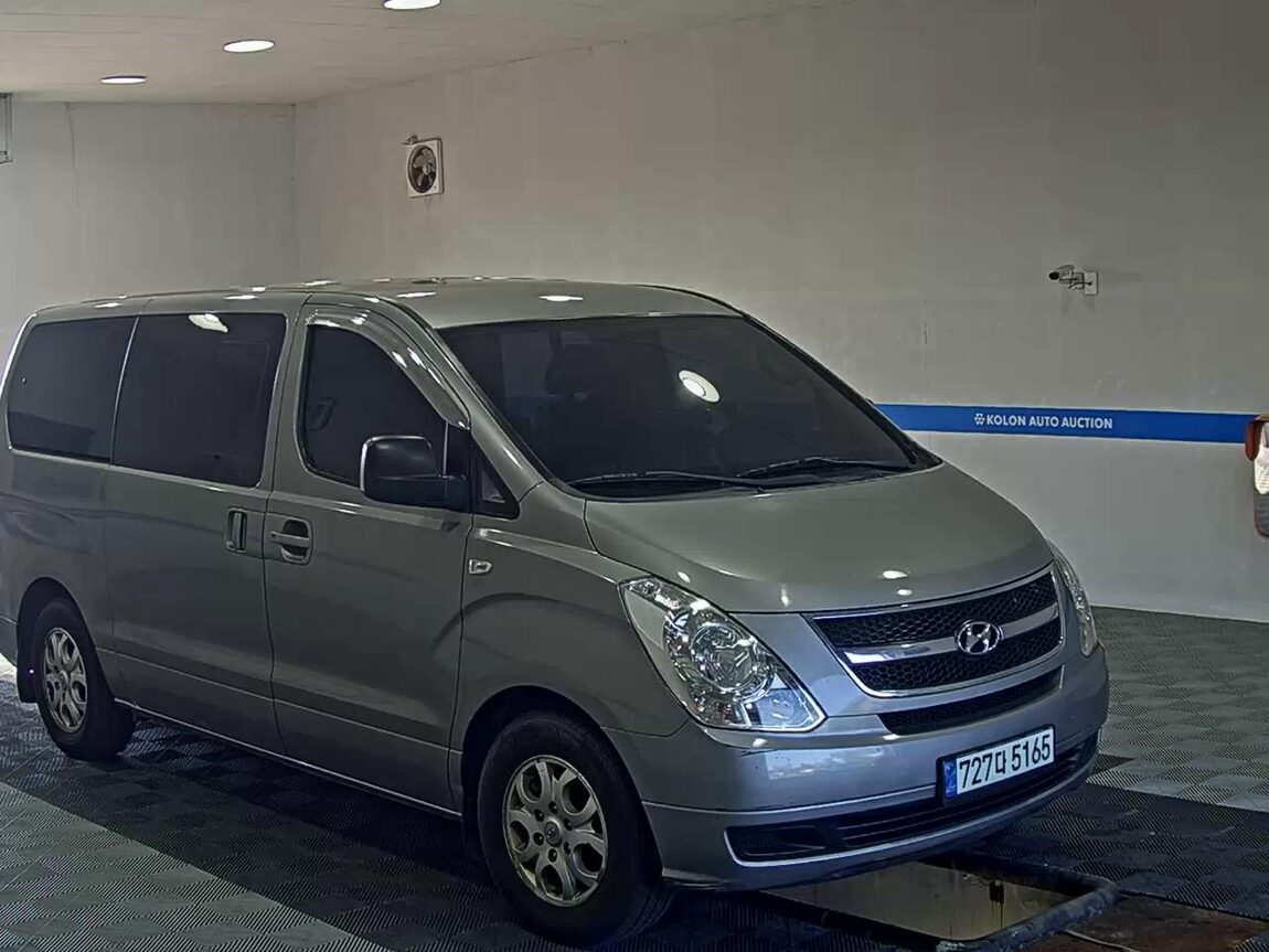 HYUNDAI GRAND STAREX 12-SEATER DIESEL CVX DELUXE 2013 - zdjęcie 3