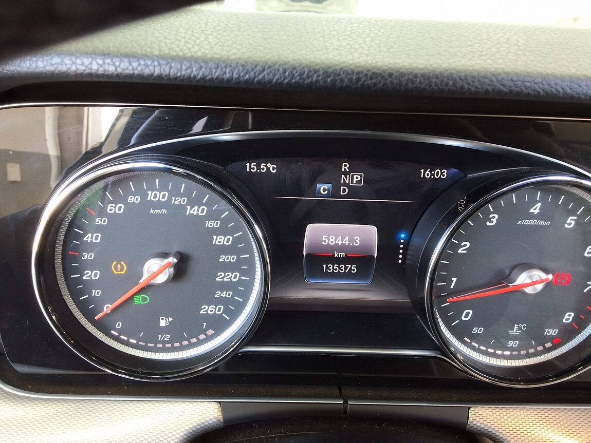 MERCEDES-BENZ E-CLASS (5TH GEN) E200 AVANTGARDE 2018 - zdjęcie 9